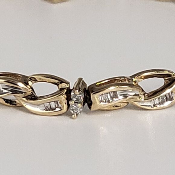 Beautiful 10K yellow gold oval link Diamonds Bracelet 7" - Picture 4 of 12